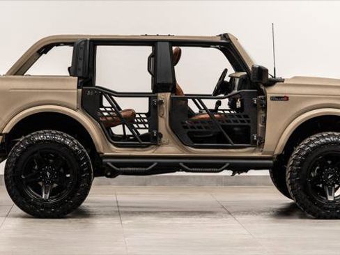 Used 2025 Ford Bronco Outer Banks AWD/4WD image 5