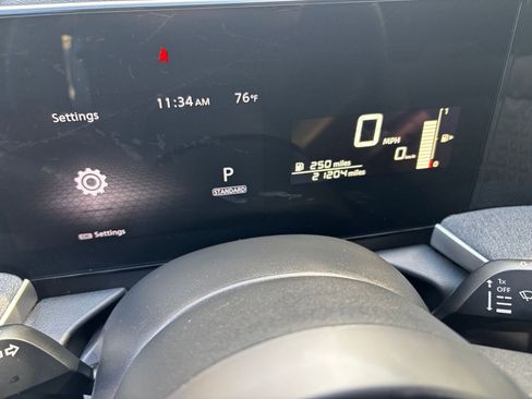 Used 2025 Nissan Kicks SV image 34