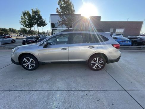 Used 2018 Subaru Outback 2.5i Limited image 8
