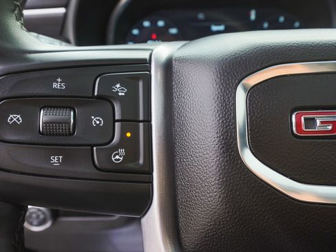 Used 2023 GMC Yukon SLT w/ SLT Premium Package image 21