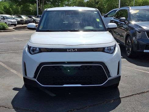 Used 2025 Kia Soul LX w/ LX Technology Package image 2
