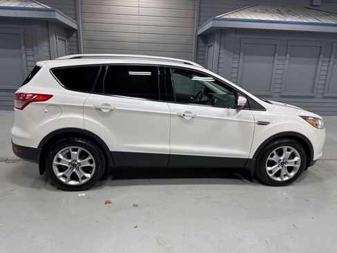 Used 2016 Ford Escape Titanium FWD image 11