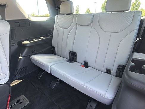 Used 2025 Hyundai Palisade SEL AWD/4WD image 24
