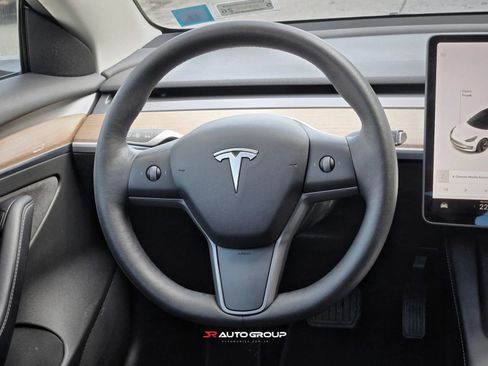 Used 2022 Tesla Model 3 Long Range AWD/4WD image 14