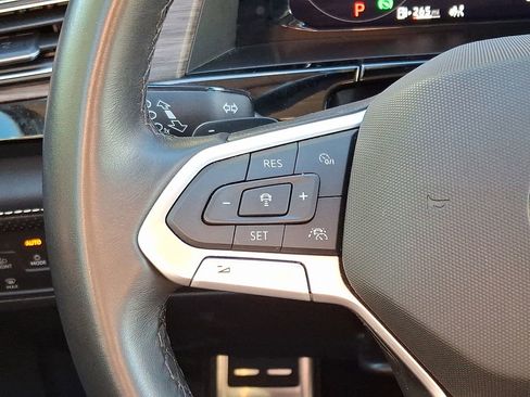 Used 2025 Volkswagen Atlas SEL Premium R-Line image 23