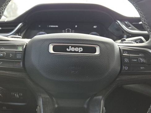 Used 2023 Jeep Grand Cherokee L Limited w/ Luxury Tech Group II image 39