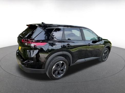 Used 2025 Nissan Rogue SV AWD/4WD image 15