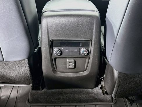 Used 2023 Buick Enclave Essence w/ Sport Touring Edition FWD image 27