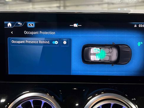 Certified 2025 Mercedes-Benz GLA 250 4MATIC image 38