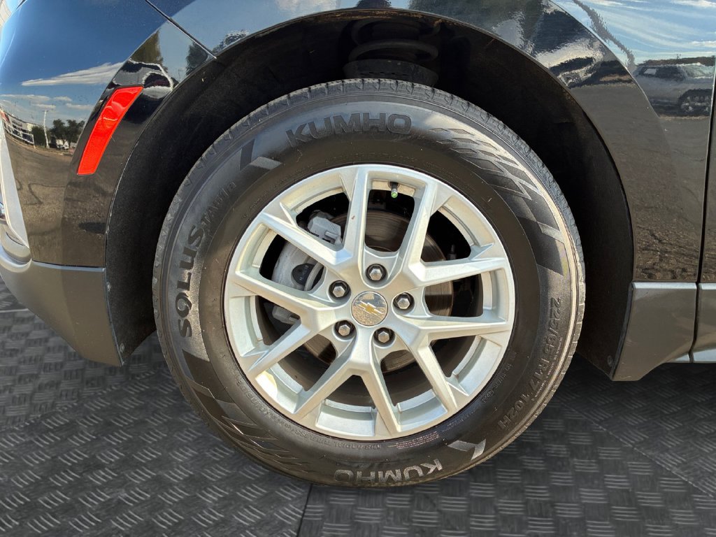 Used 2023 Chevrolet Equinox LT FWD image 22