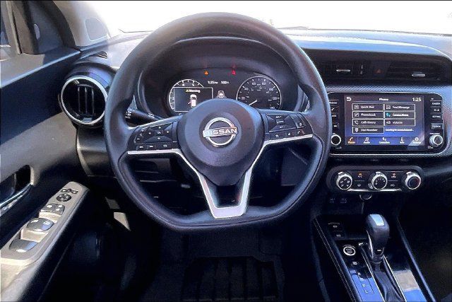 Certified 2023 Nissan Kicks SV FWD image 4