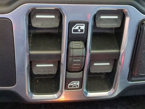 Used 2023 Jeep Gladiator Sport AWD/4WD image 26