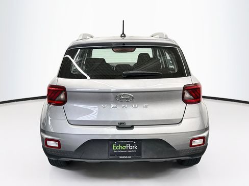 Used 2025 Hyundai Venue SEL FWD image 7
