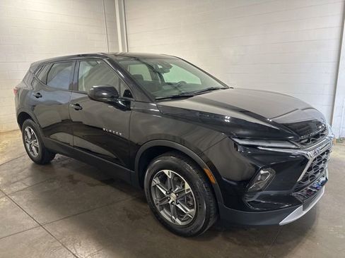 Used 2024 Chevrolet Blazer LT image 3
