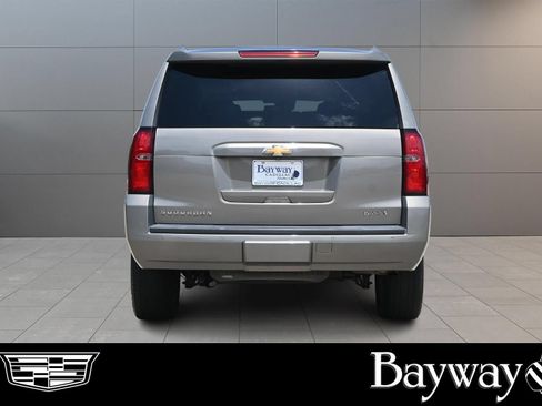 Used 2019 Chevrolet Suburban LT RWD image 6