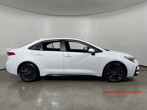 Certified 2025 Toyota Corolla SE w/ Convenience Package image 2