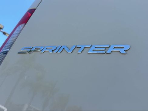 Used 2023 Mercedes-Benz Sprinter 2500 image 39