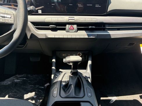 New 2025 Kia K4 LXS FWD image 11