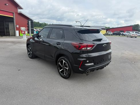 Used 2021 Chevrolet TrailBlazer RS w/ Sun and Liftgate Package FWD image 3