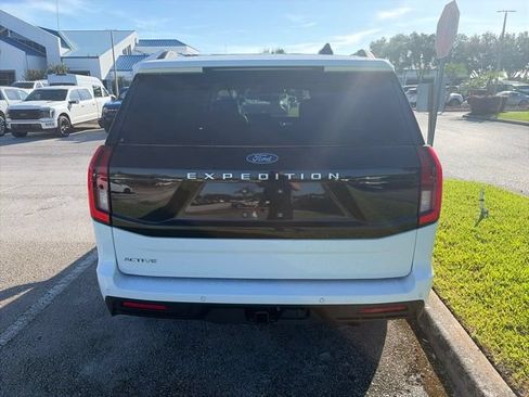 Used 2025 Ford Expedition Active RWD image 6