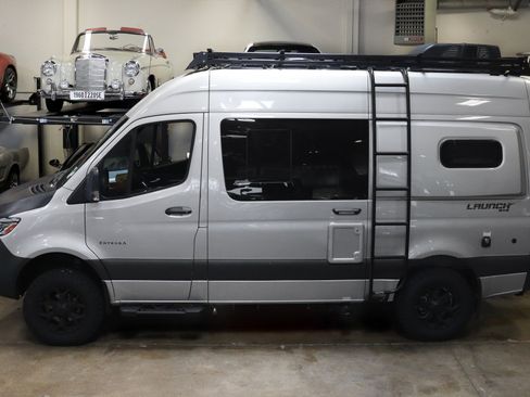 Used 2020 Mercedes-Benz Sprinter 2500 image 4