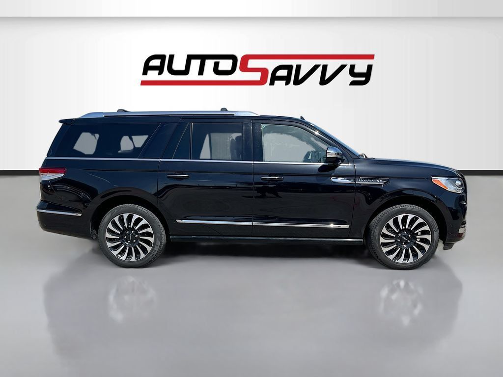 Used 2024 Lincoln Navigator L Black Label AWD/4WD image 8