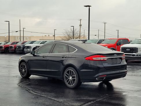 Used 2017 Ford Fusion SE w/ Fusion SE Technology Package image 6