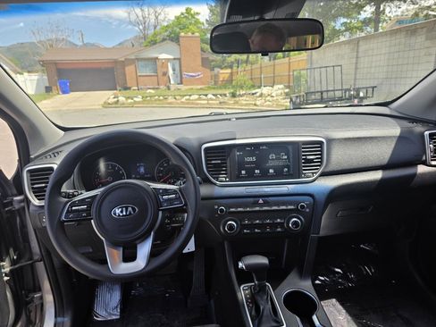 Used 2020 Kia Sportage LX AWD/4WD image 11