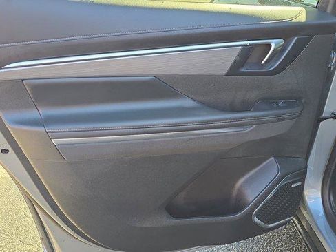 Used 2025 Buick Enclave Preferred image 10