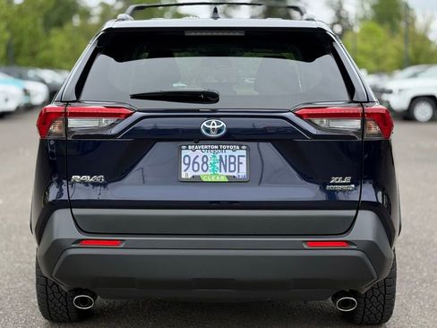 Certified 2021 Toyota RAV4 XLE AWD/4WD image 4