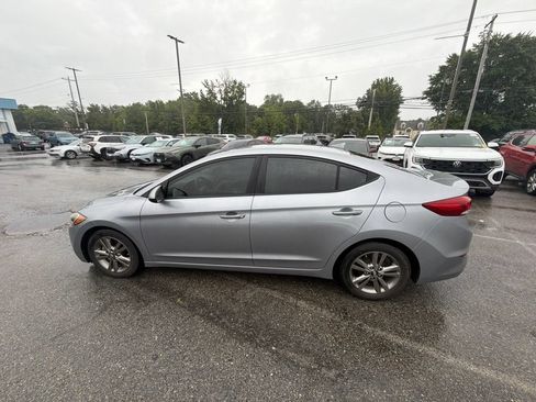 Used 2017 Hyundai Elantra SE FWD image 7