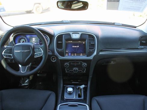 Used 2023 Chrysler 300 Touring w/ Sport Appearance Package image 24