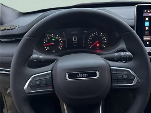 New 2026 Jeep Compass Latitude image 14