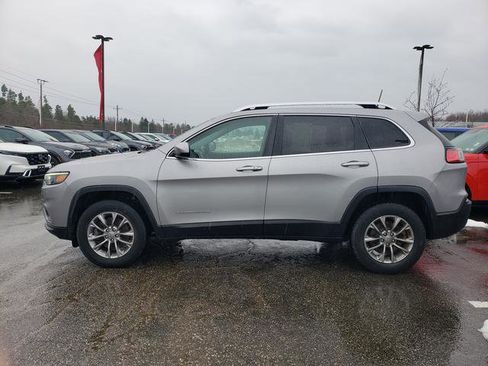 Used 2019 Jeep Cherokee Latitude Plus w/ Cold Weather Group image 7