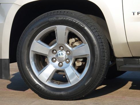 Used 2017 Chevrolet Tahoe LT w/ Luxury Package RWD image 26