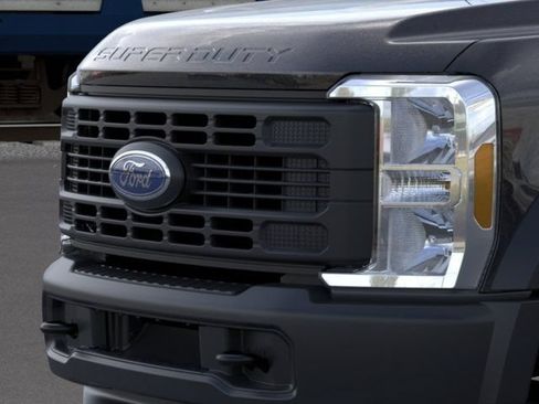 New 2026 Ford F450 2WD Crew Cab Super Duty image 17