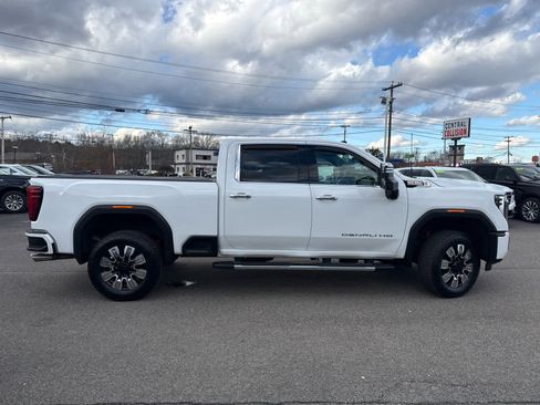 Used 2024 GMC Sierra 2500 Denali w/ Denali Reserve Package image 8