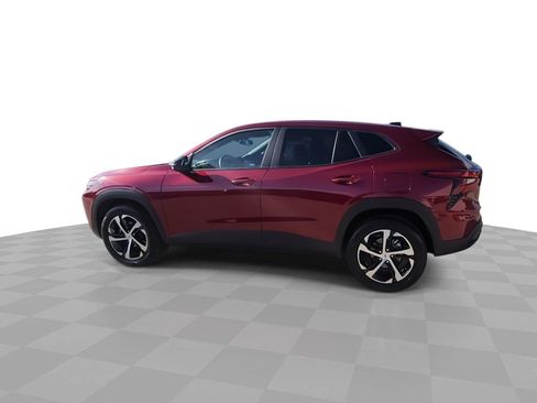 Used 2025 Chevrolet Trax RS w/ Sunroof Package FWD image 6