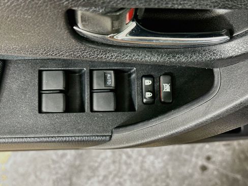Used 2015 Toyota Corolla LE FWD image 15