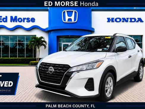 Used 2021 Nissan Kicks S FWD image 1