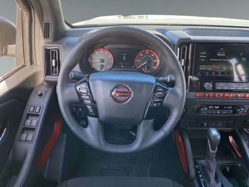 Used 2025 Nissan Frontier PRO-4X AWD/4WD image 12