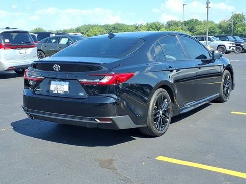 Used 2025 Toyota Camry SE FWD image 28