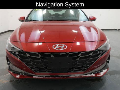 Used 2023 Hyundai Elantra Limited image 2