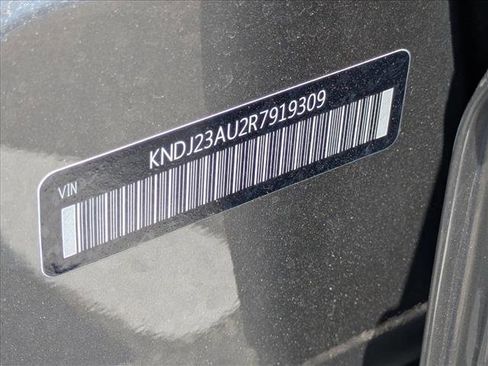 Used 2024 Kia Soul LX w/ Option Group 015 FWD image 16