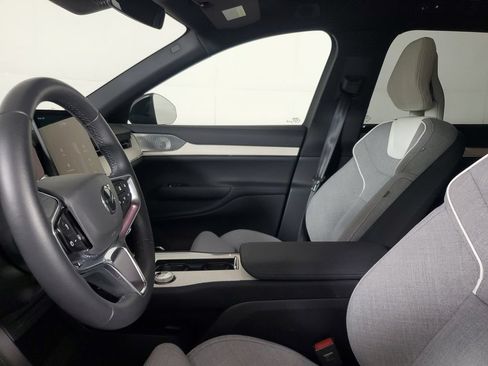 Used 2025 Volvo EX90 Ultra AWD/4WD image 23