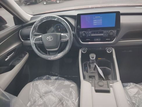 New 2026 Toyota Grand Highlander XLE image 8
