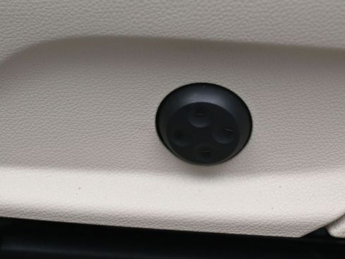 Used 2021 Mercedes-Benz GLC 300 4MATIC image 10