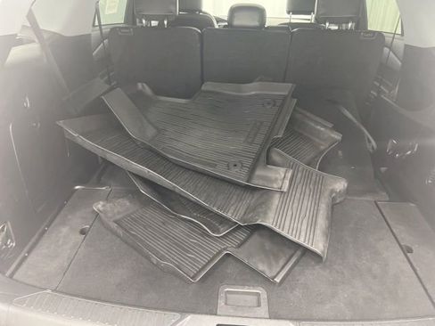 Used 2023 Ford Explorer XLT w/ Equipment Group 202A AWD/4WD image 4