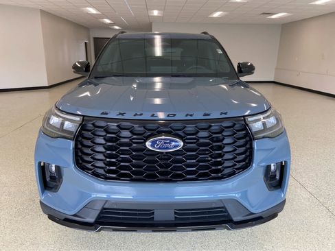 Used 2025 Ford Explorer ST-Line w/ Premium Package AWD/4WD image 4
