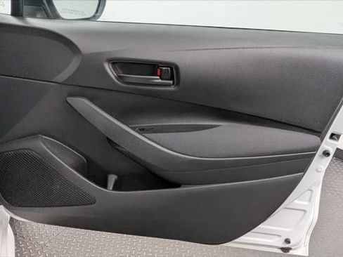 Used 2022 Toyota Corolla LE FWD image 22